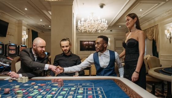 Royal Flush Central: Where Hold’em Enthusiasts Gather to Play